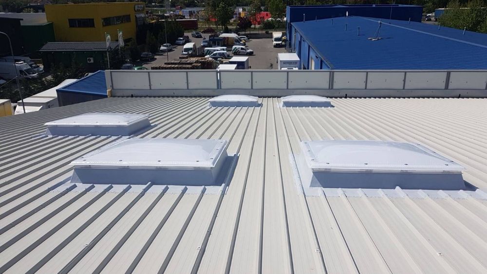 Velux ,ferestre de mansarda  trape de fum luminatoare