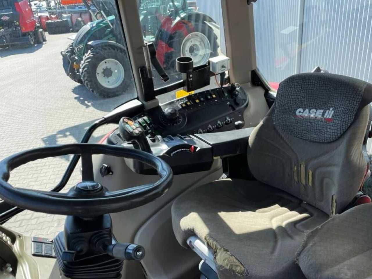 Колесный трактор Case IH CVX 1155
