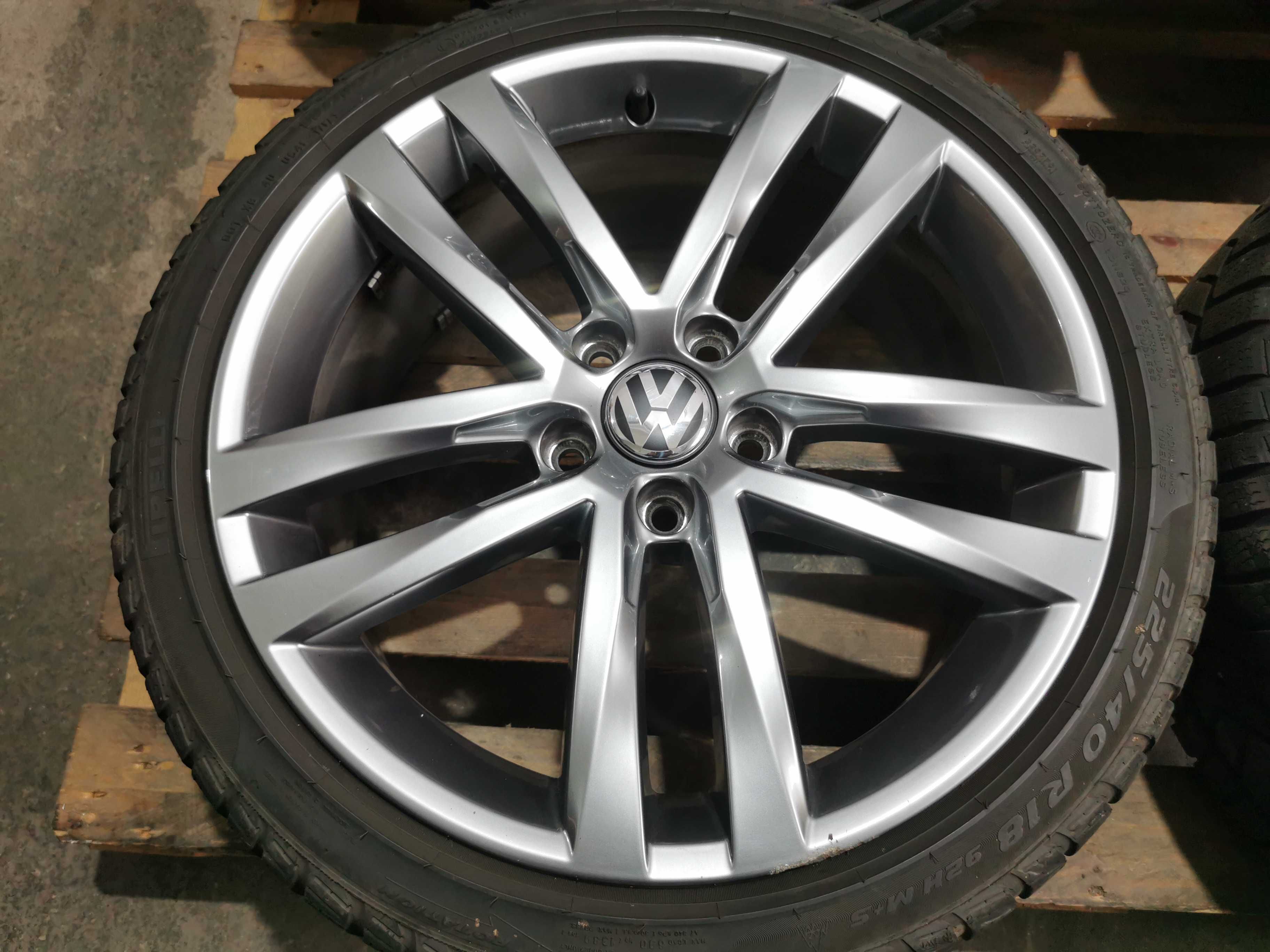 Jante Originale Vw Golf  7 . R 18 cu anvelope de iarna