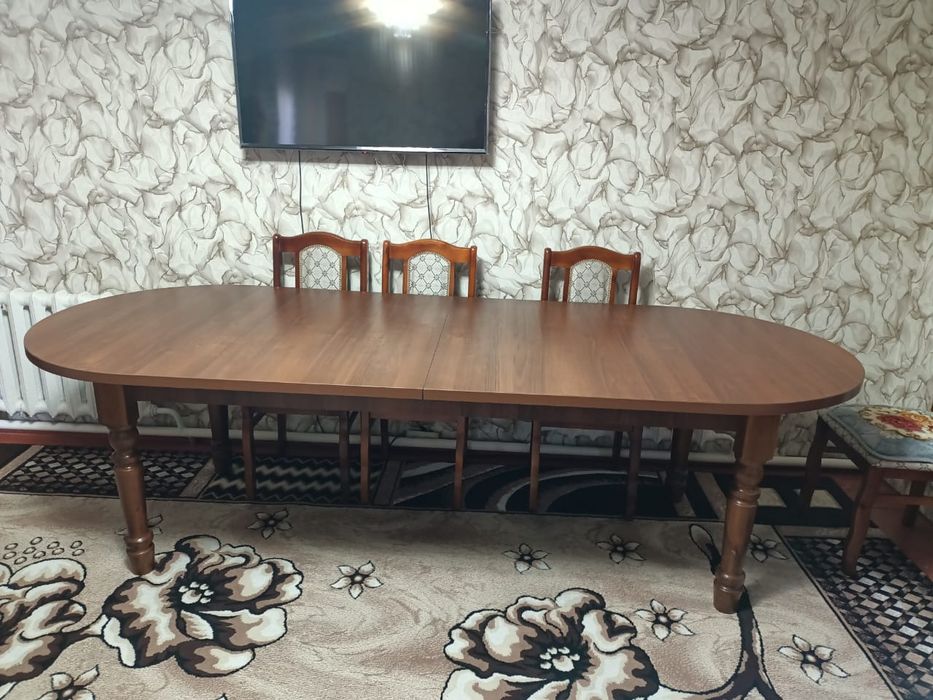 Продам стол деревянный