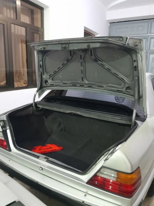 Продаётся Мерседес Бенц W124