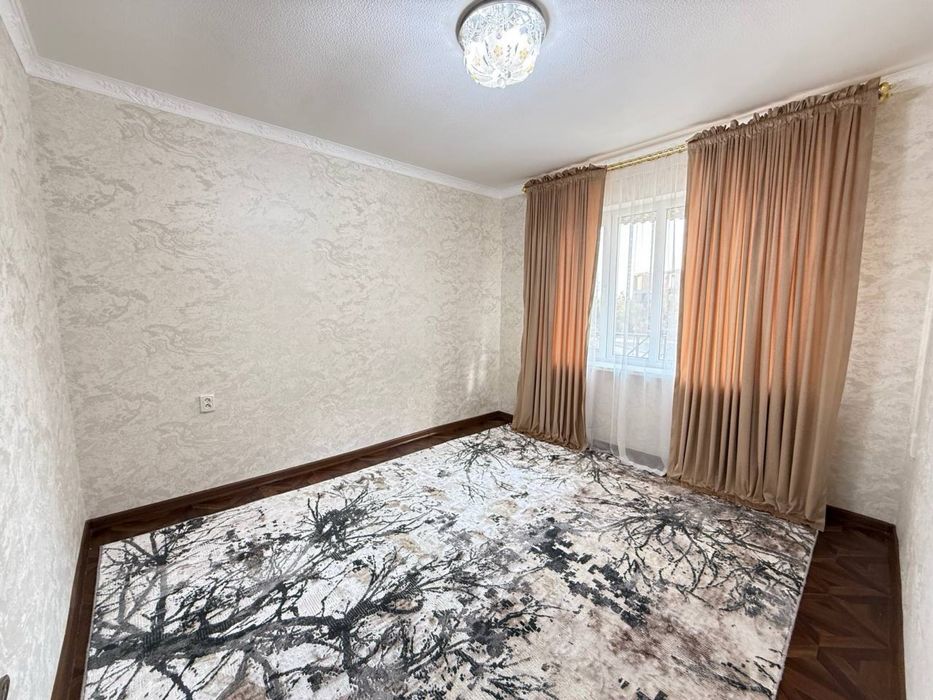 Продается 3 ком. Квартира 77 серия на 2 этаже площадью 70 кв.м.