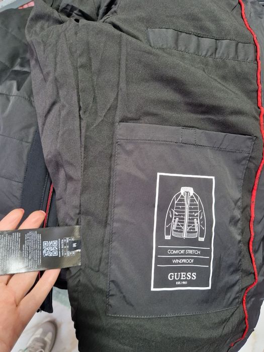 Geaca guess originala 
M 
57 bust 

360 lei 
Doar cont !