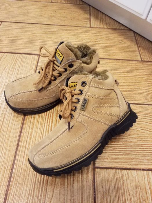 Ghete Laade,măr 31. Piele naturala. Noi.
