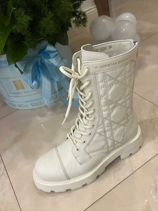 Продавам кожени боти Dior номер 38