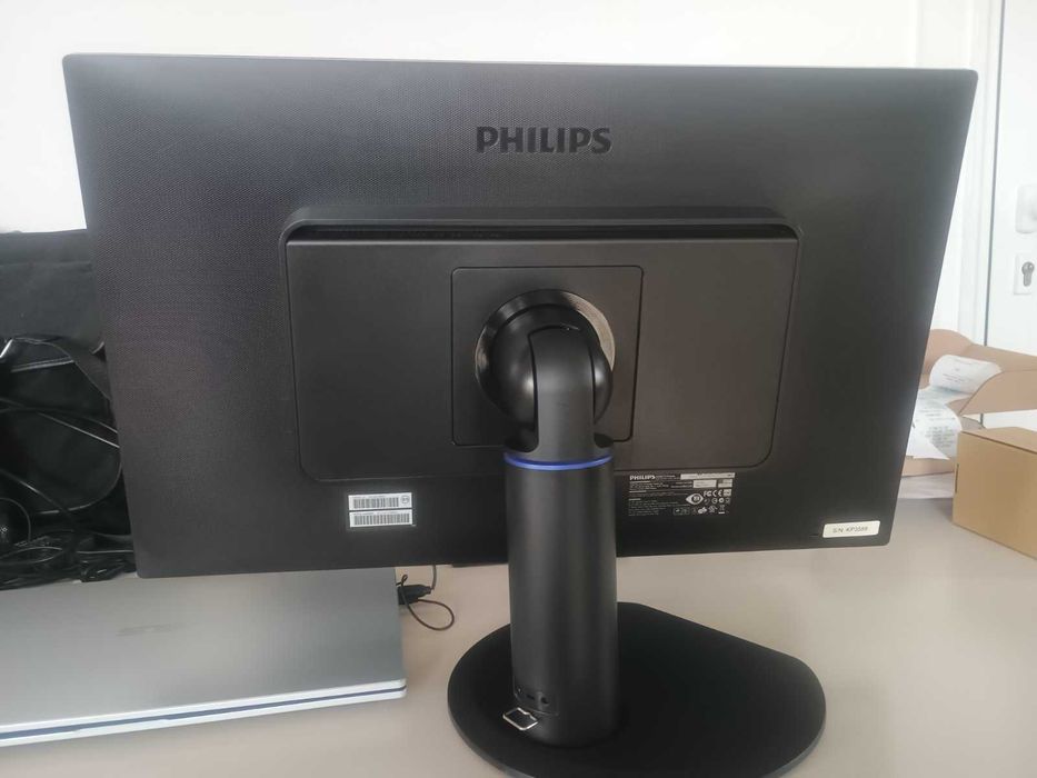 Philips 24iS4L – 24" Full HD монитор | Отлично състояние