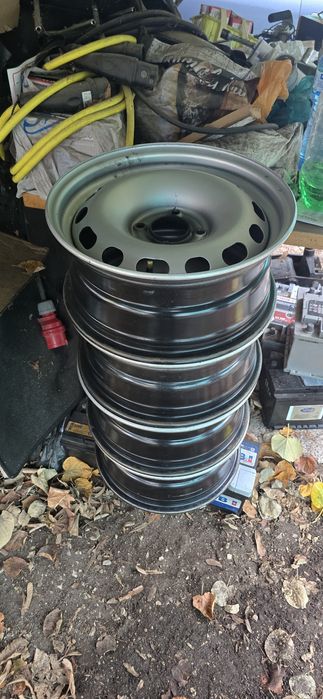 4/108/15 Peugeot and Citroen