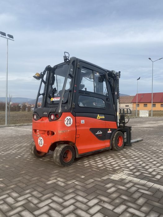 De inchiriat stivuitor electric Linde E30HL