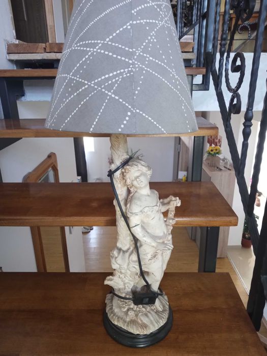 Lampa cu statueta...80cm
