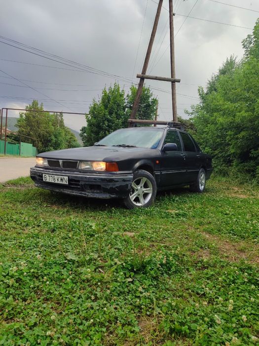 Продам машину галант