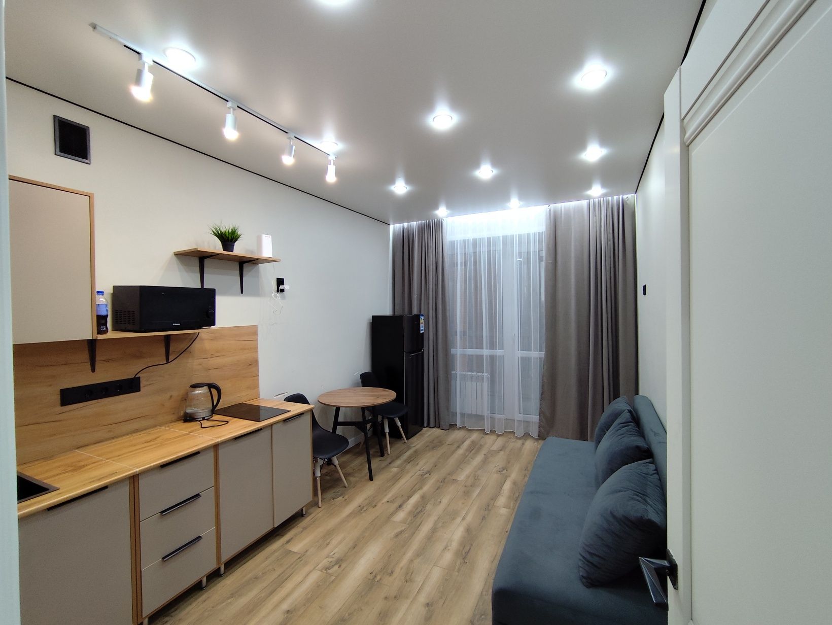 2000 сдам по часам VIP квартиру Габдуллина 43