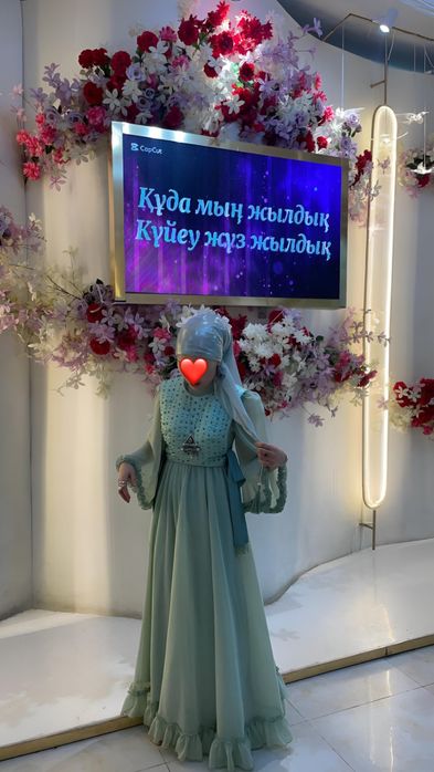 Платья.