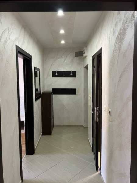 Продава се Двустаен апартамент в Бургас, Лазур - 67 кв.м за 2432 €/кв.м - Снимка #3