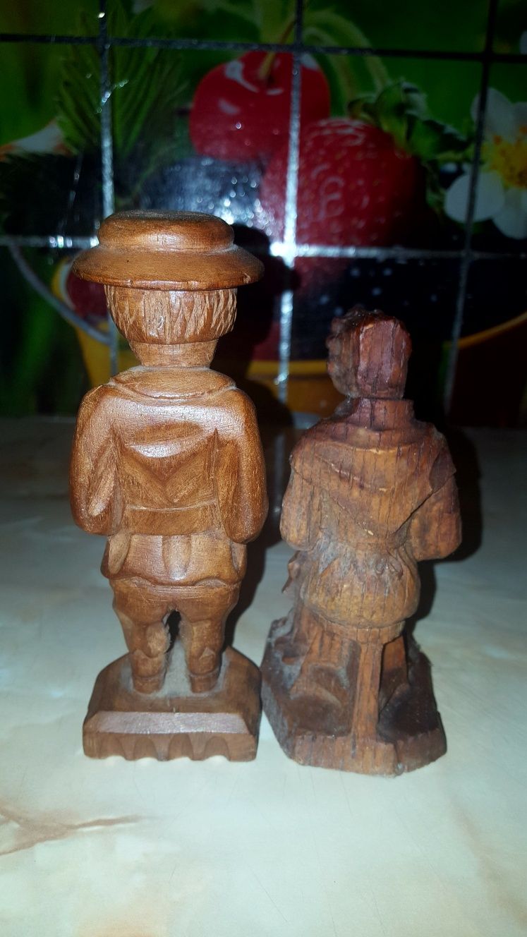 statuete din lemn