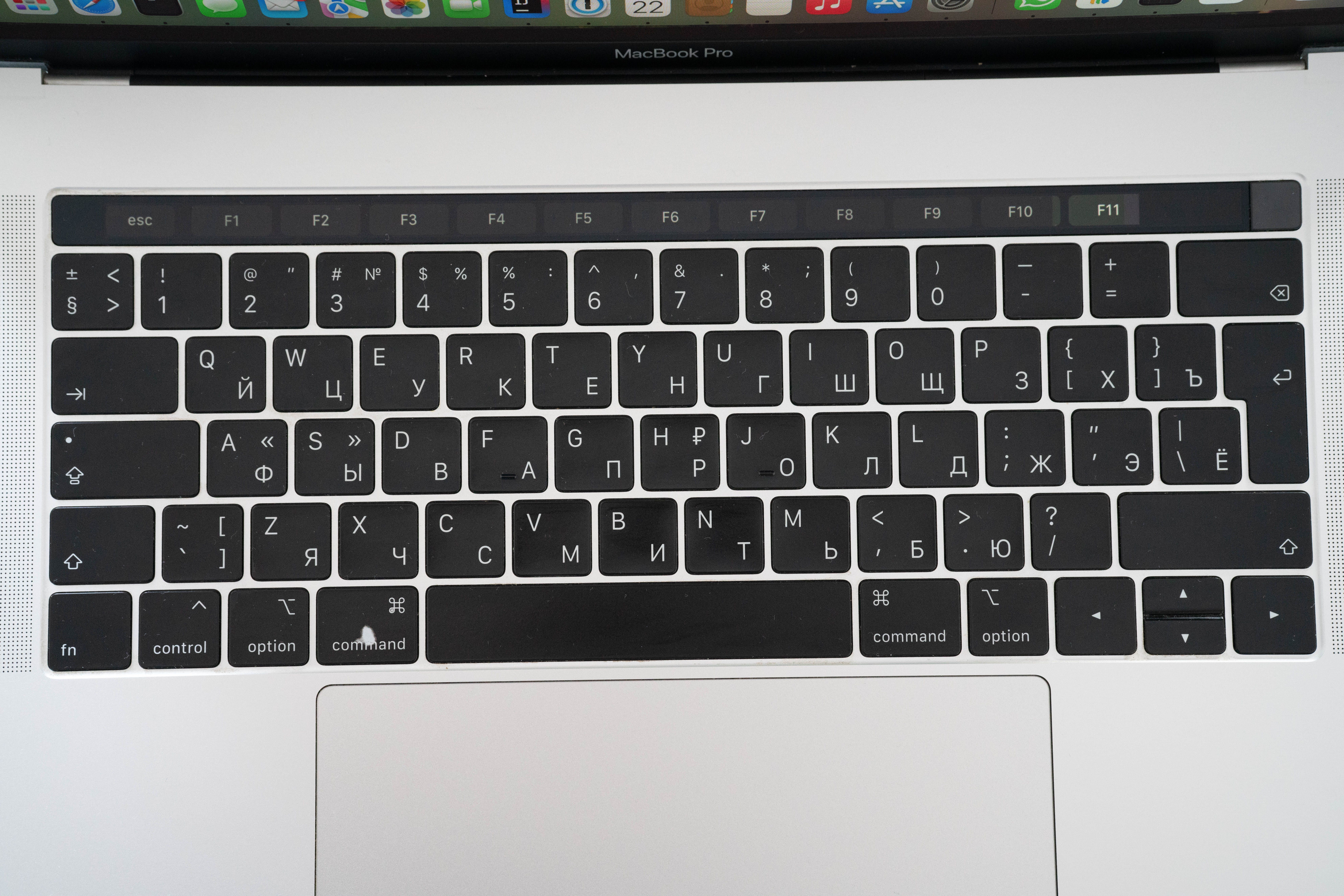 Apple Macbook pro 15,4 i9 32gb 1TB 2018 model A1990 RUS keyboard