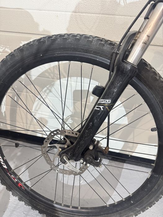 Vand bicicleta 750 lei