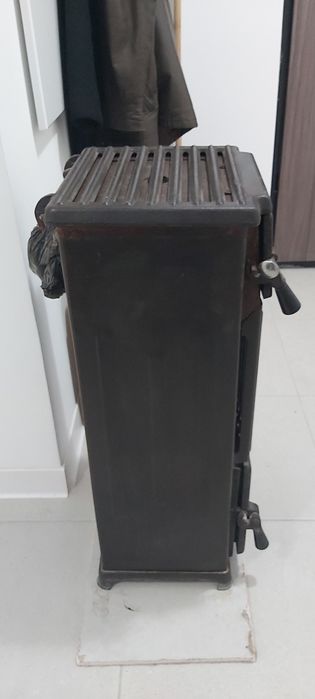 Sobă șamotată cu burlane, coturi și radiator de căldură
