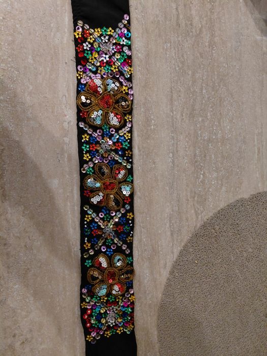 Brâu tradițional cusut manual