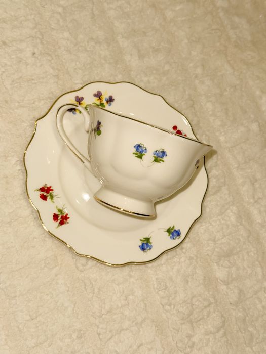 чайно столовый сервиз на 12 персон