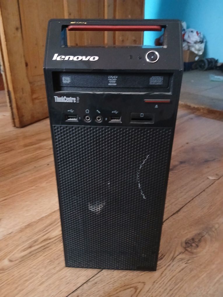 Carcasa lenovo puțin zgariata
