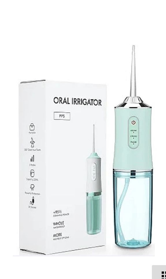 Irigator bucal portabil