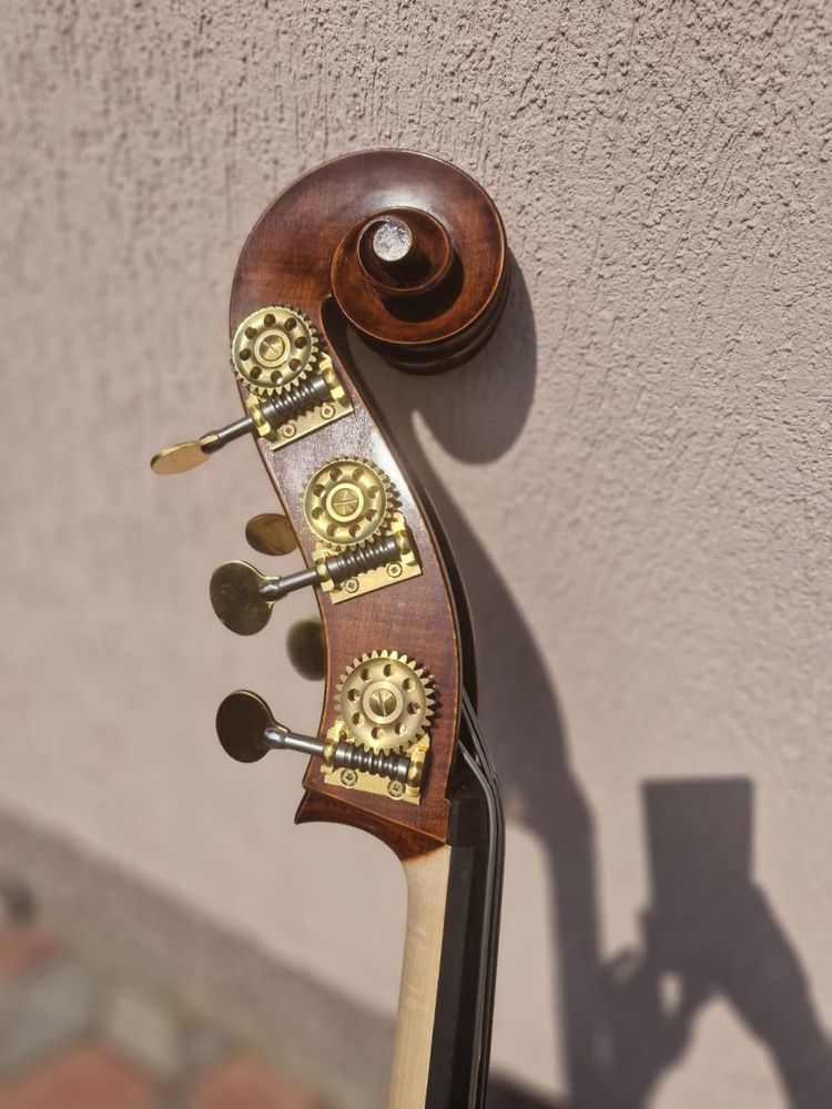 Contrabas 3/4 model Amati 5 corzi