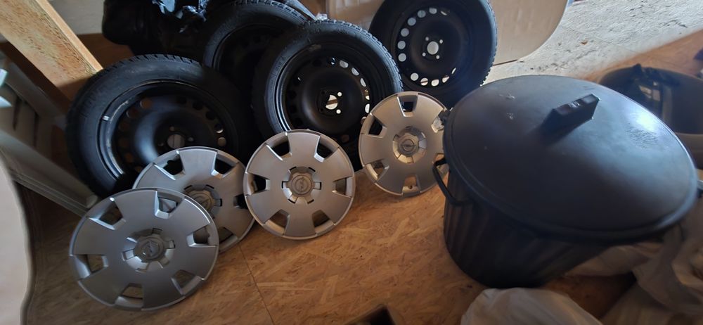 Roti cu jante si cauciucuri de iarna