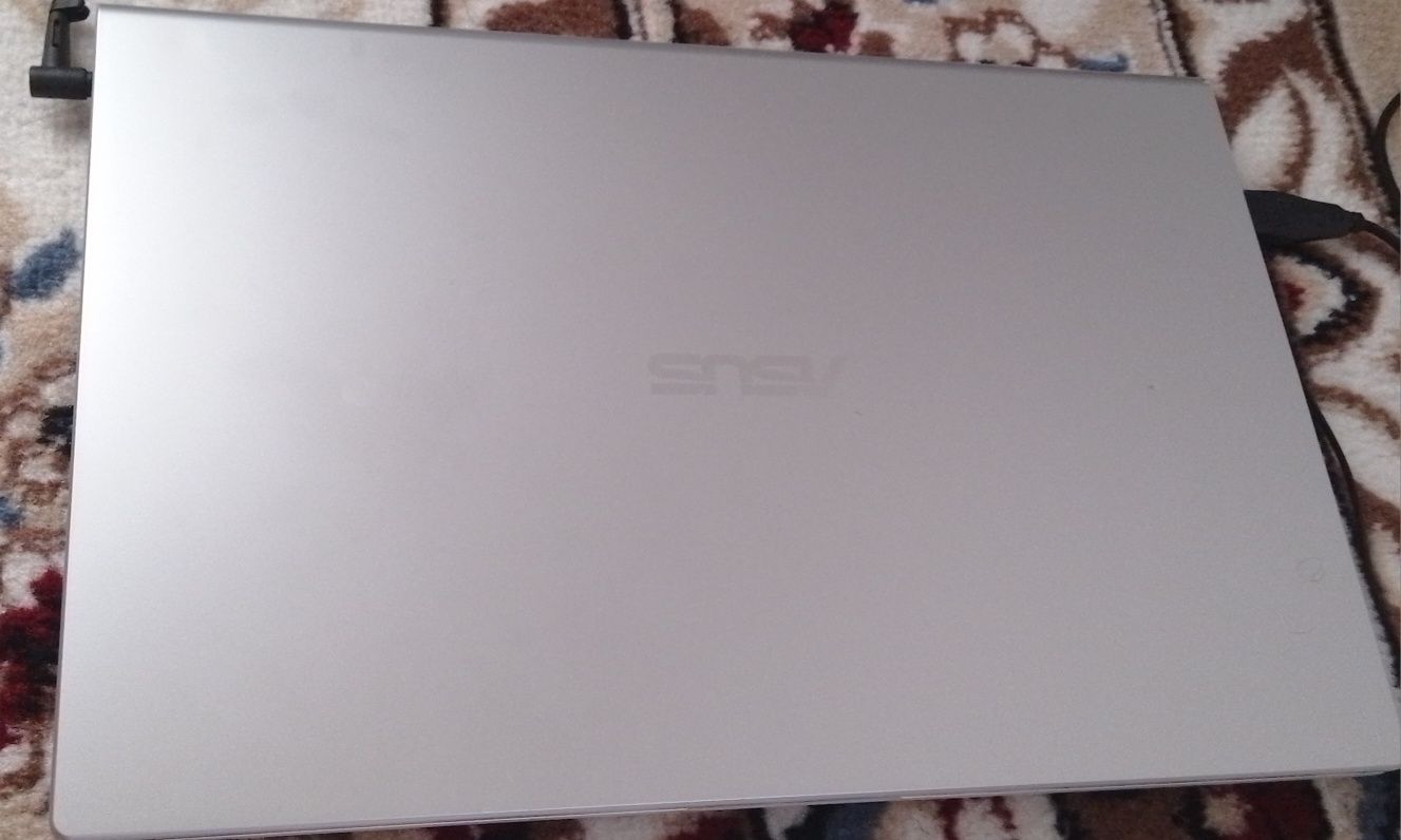 Ноутбук Asus новый