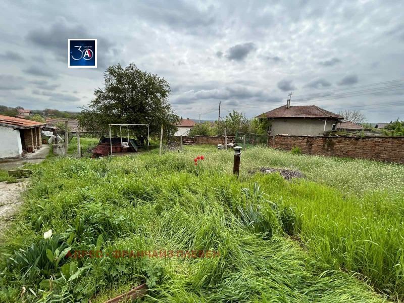 Къща в Плевен, област-с.Гривица площ 260 цена 130000