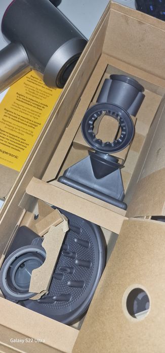 Dyson supersonic hairdryer hd08
