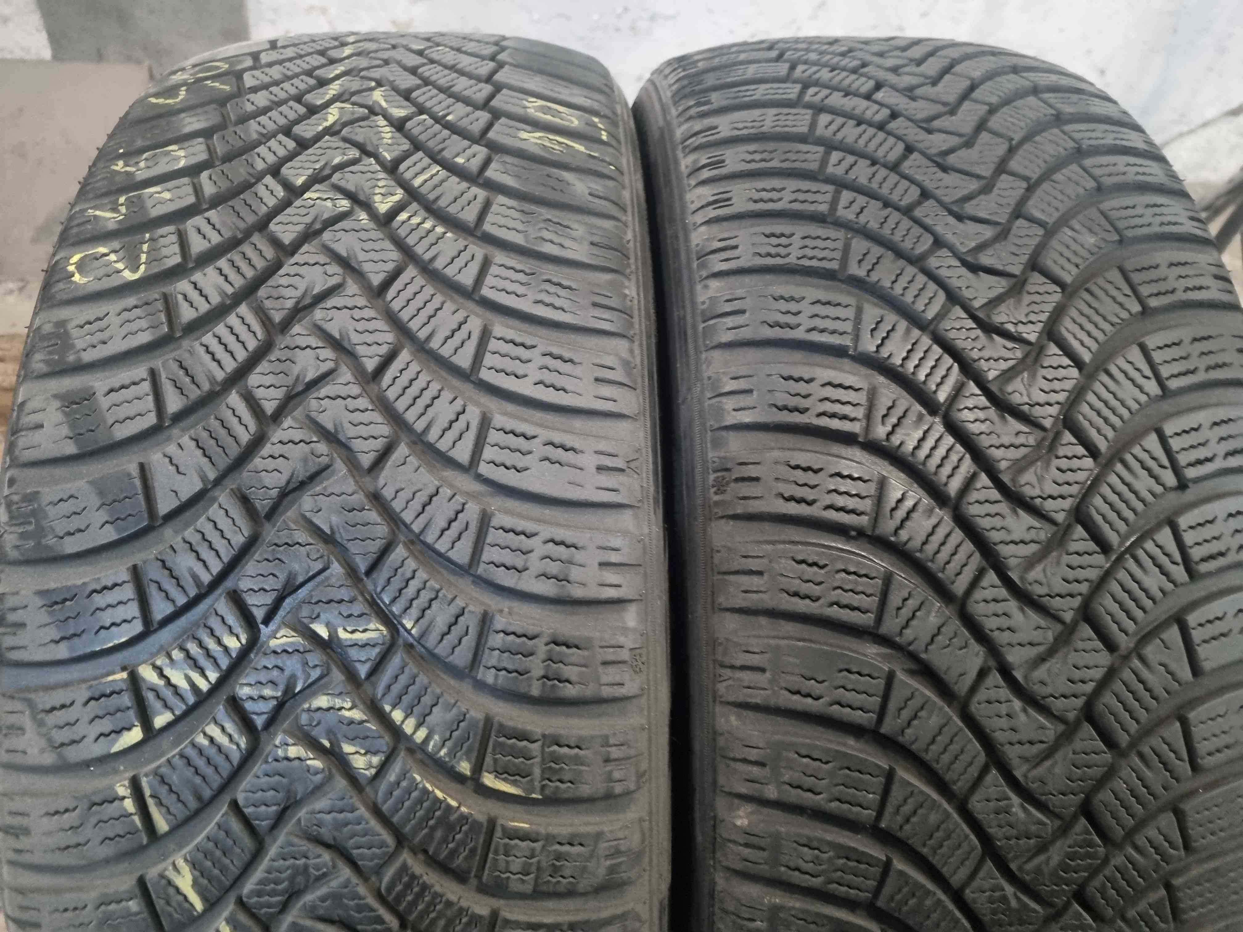 SET 2 Anvelope Iarna 245/40 R21 FALKEN Eurowinter HS01 - Runflat