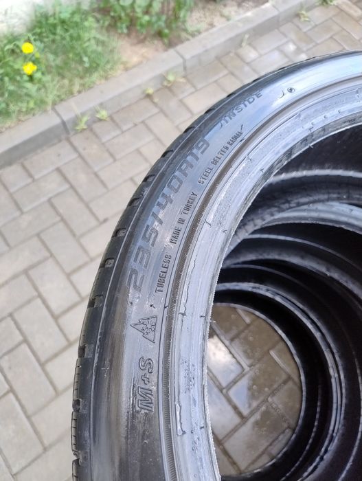 Vând set anvelope iarna 235/40/R19 FALKEN
