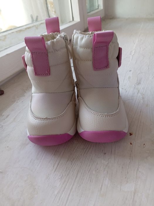 Продам детскую обувь новую