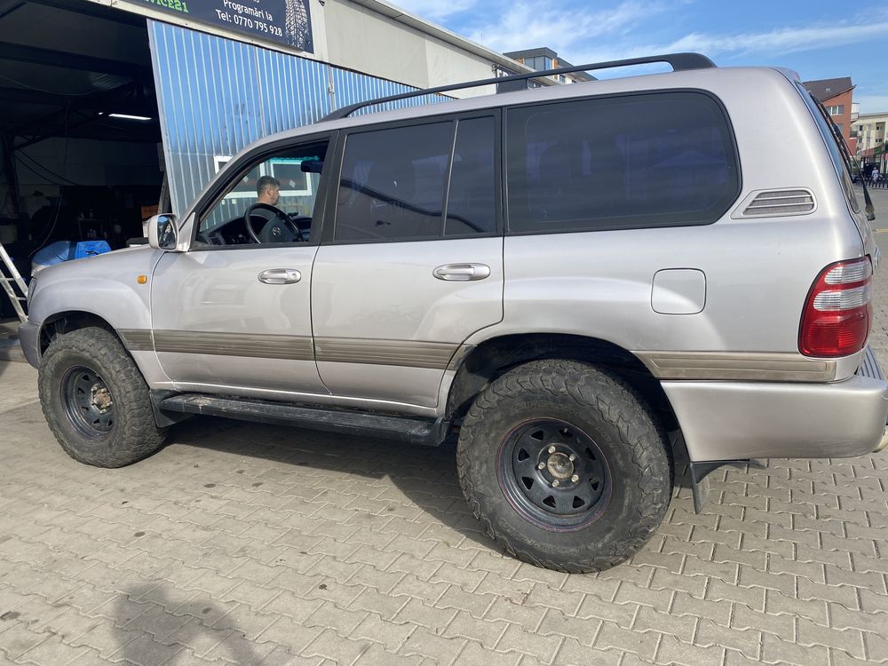 Vând Toyota Landcruiser 4,2 hdj100 L