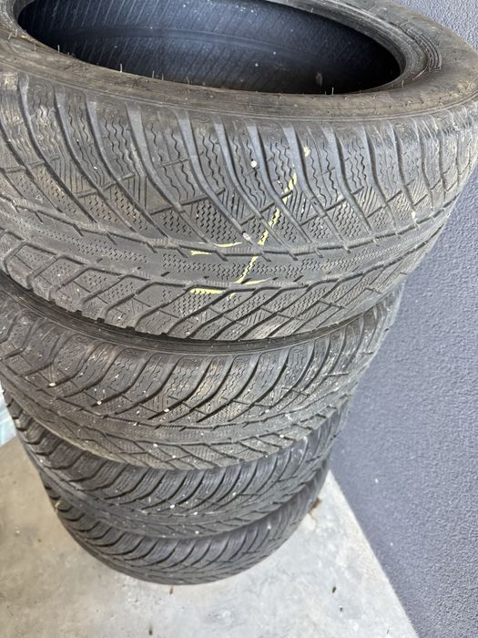 Anvelope iarnă 225 50 R17