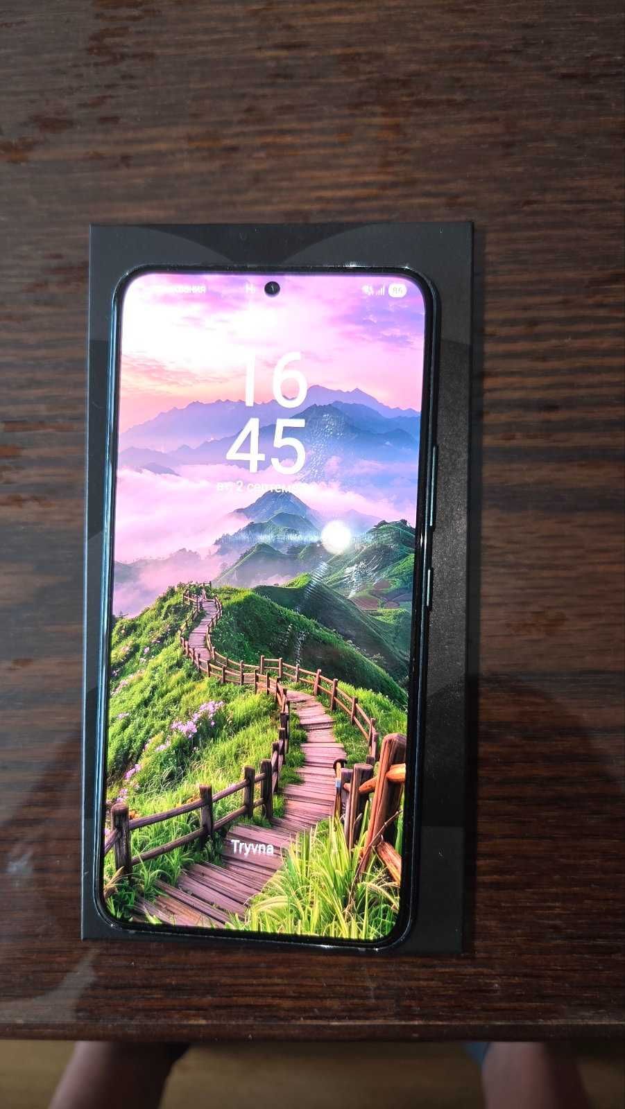 Продавам Samsung Galaxy S22