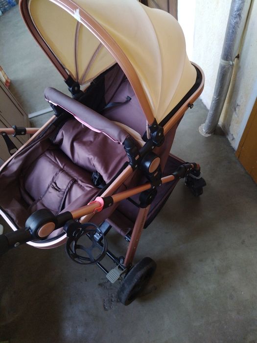 Vând cărucior in stare foarte buna