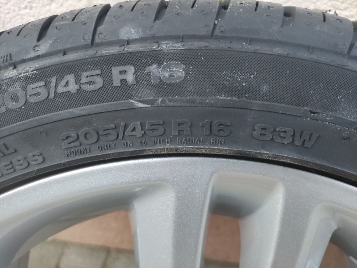 Vând roți Skoda R 16