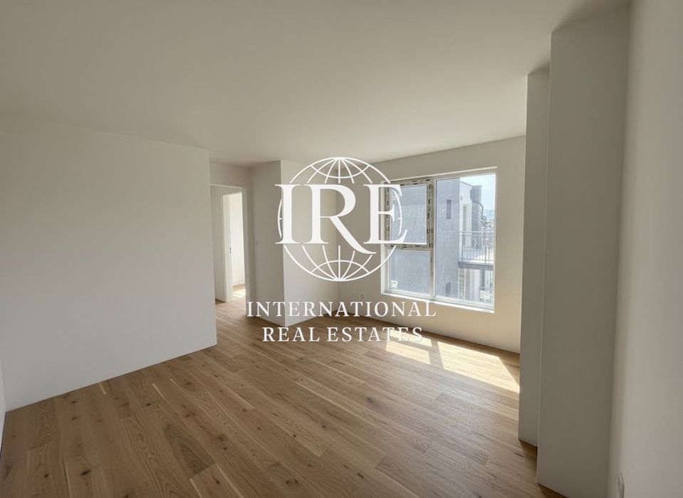 Продава се Тристаен апартамент в Варна, Гранд Мол Варна - 110 кв.м за 1427 €/кв.м - Снимка #1