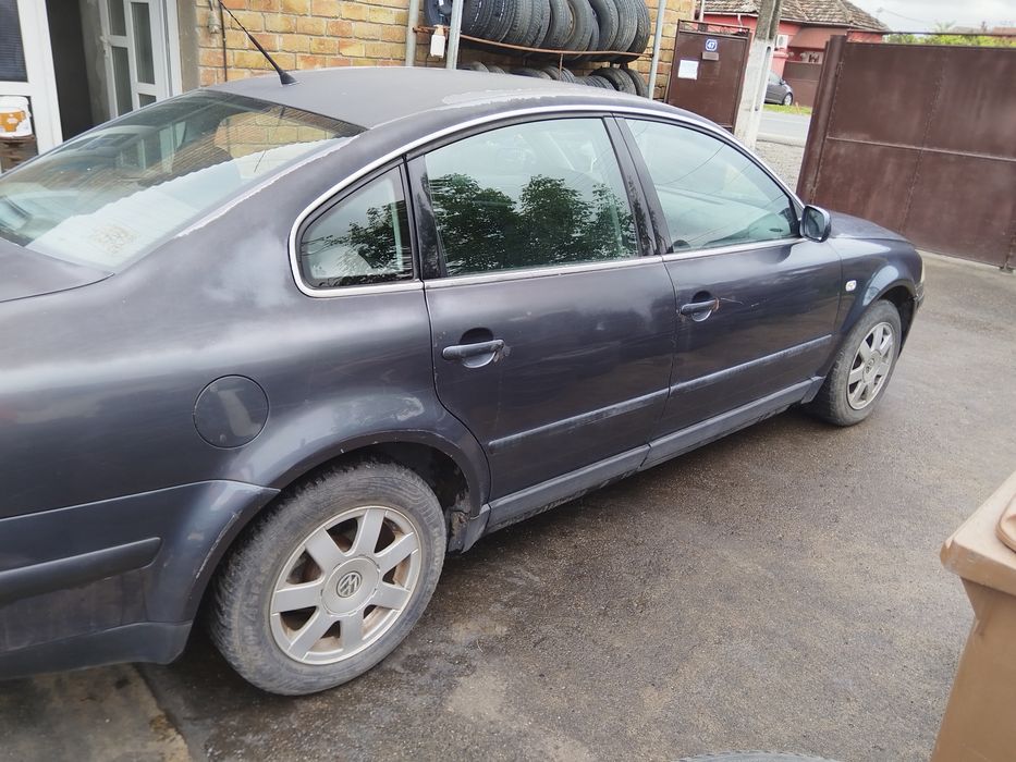Aripa dreapta Vw Passat B5.5 an 2001-2005