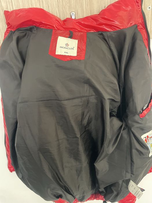 Geaca Moncler originala Model Red Label de vamzare