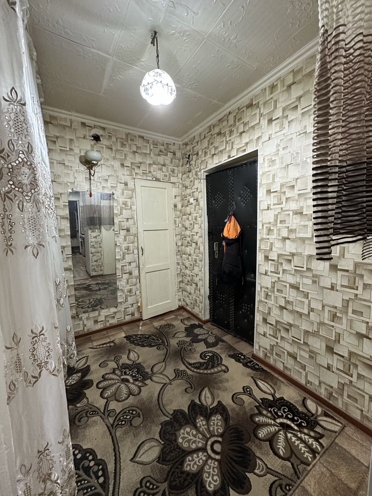 Срочно! Продам 2-комн. квартиру (3-комн.) 55 м², Бектемир, 2/2 этаж
