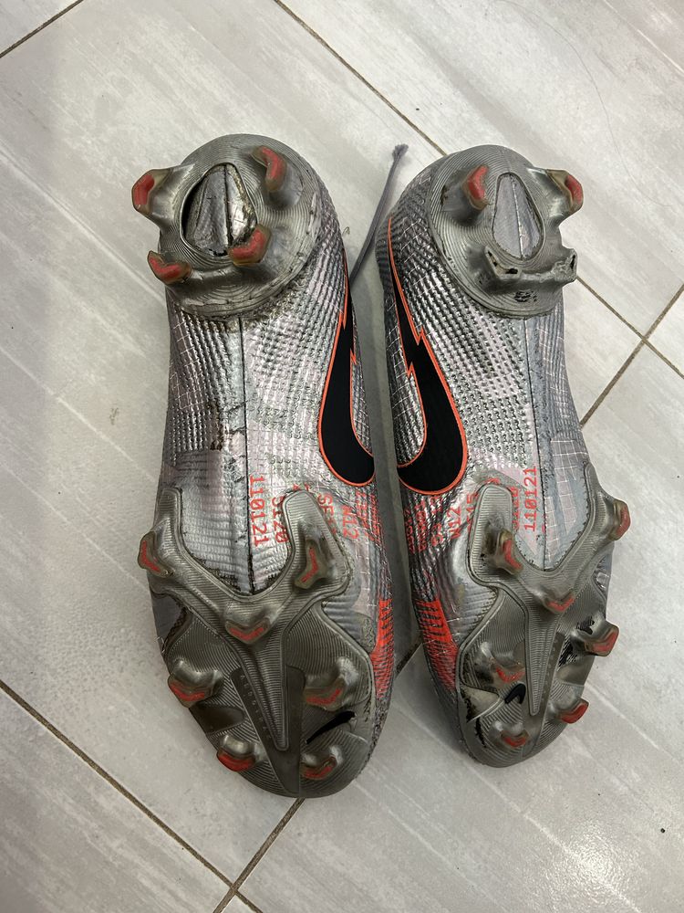 Бутонки Nike mercurial magista phantom adidas predator обувки Puma