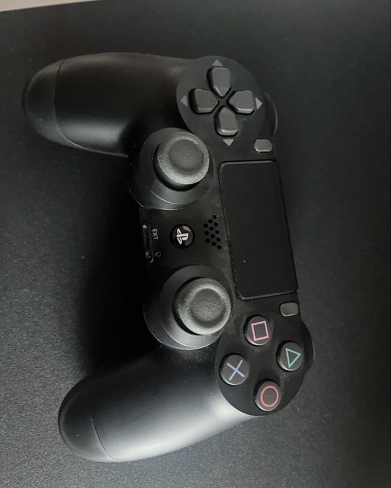 Vand ps4 slim 500GB cu controller inclus in stare impecabila ca nou