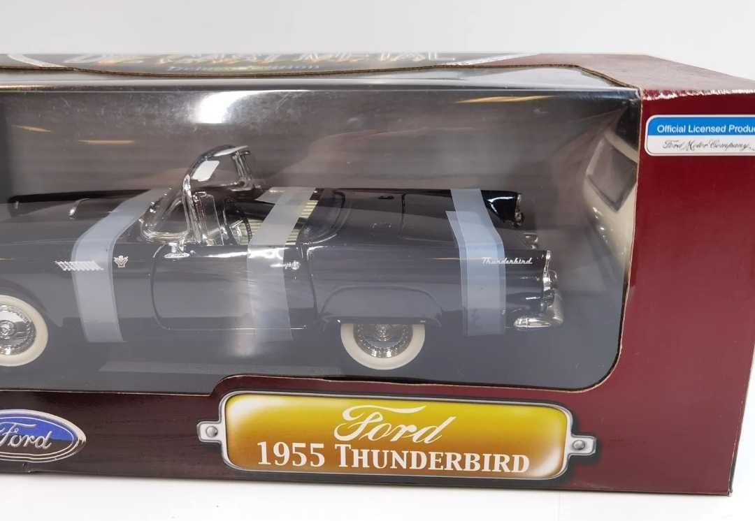 Macheta 1955 Ford Thunderbird 1:18 Road Signature Deluxe Edition