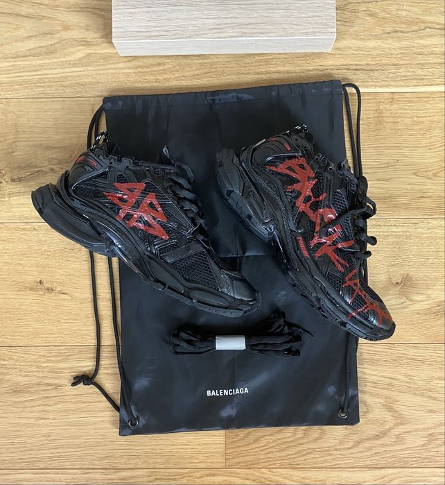 Balenciaga runner graffiti