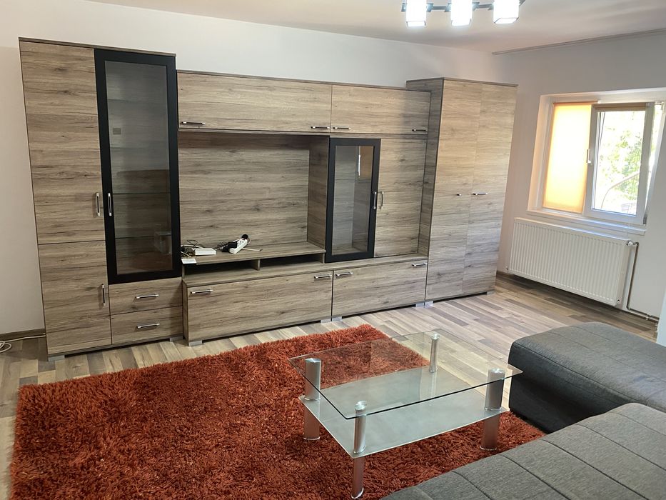 Inchiriez Apartament 2 Camere Resita Piata Sud