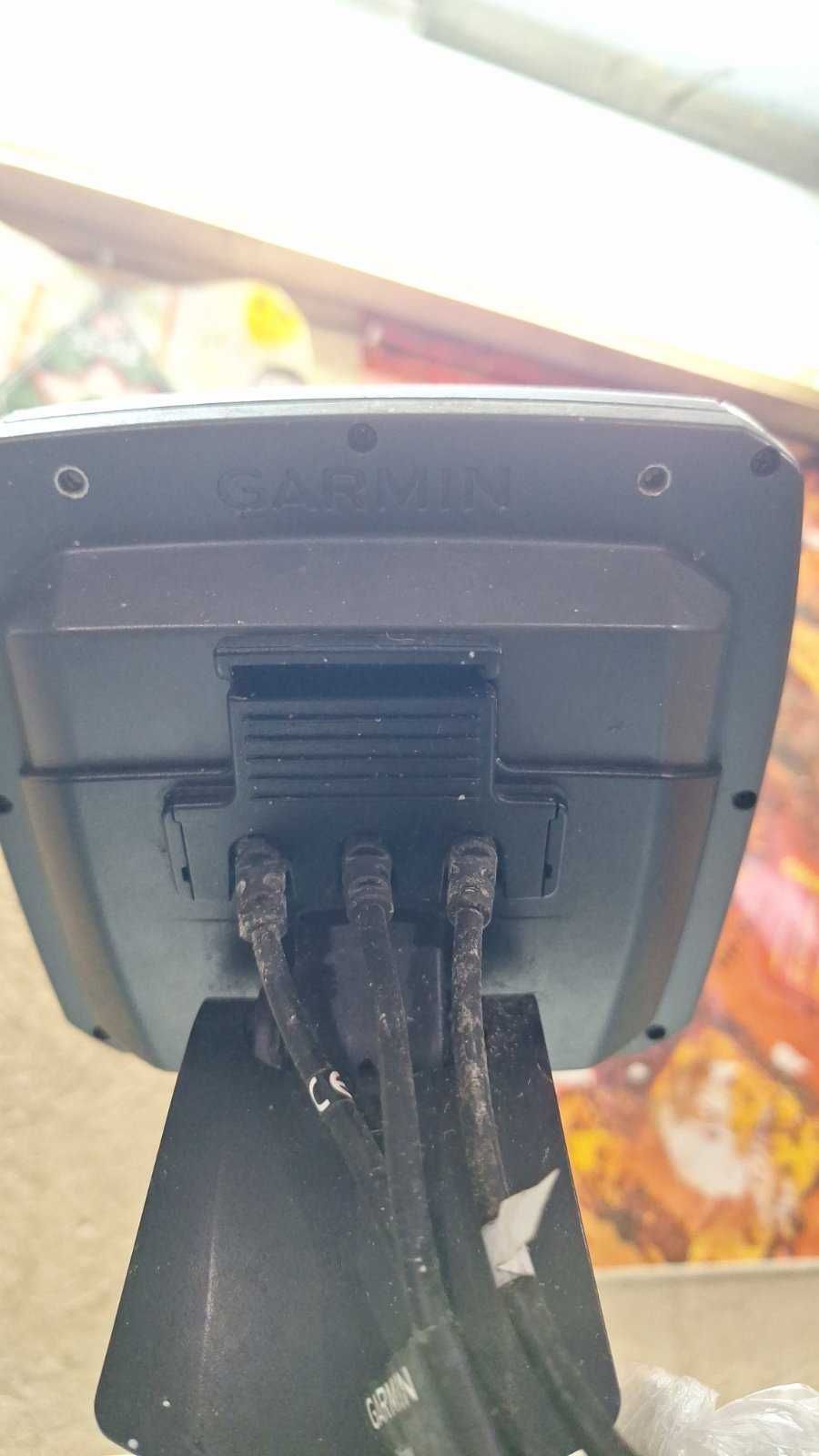 Продавам сонар GARMIN echo 201 dv с датчик за скорост!