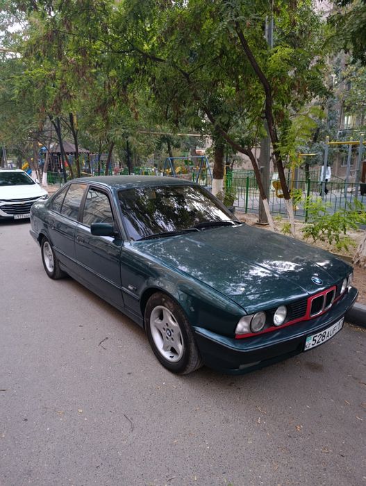Продам автомобиль BMW  525