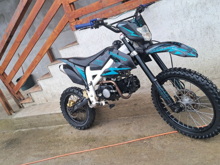 Vand cross 125cc,cititi descrierea